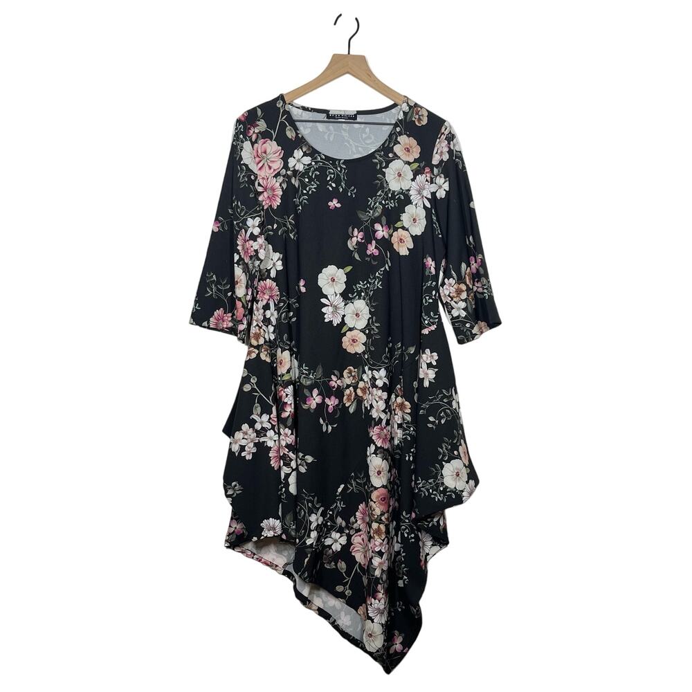 Bryn‎ Walker Tunic Top Women's Size Medium Black Naida Floral Asymmetric Hem